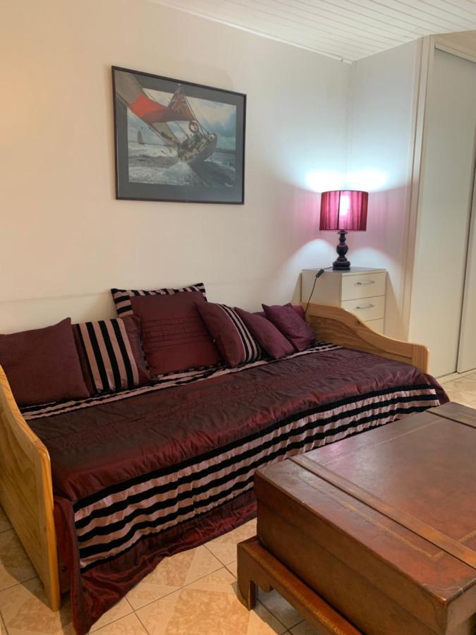Charmant Studio meublé Montignac-Charente Extérieur photo